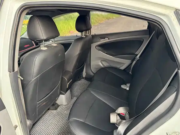 Hyundai Accent 2014