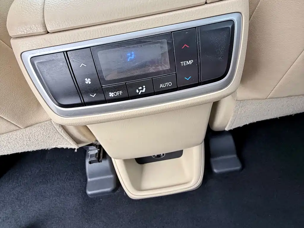 Toyota Highlander 2017 — фото 11