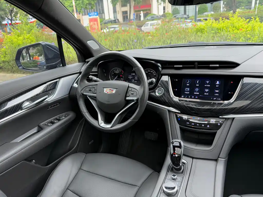 Cadillac XT6 2022 — фото 20