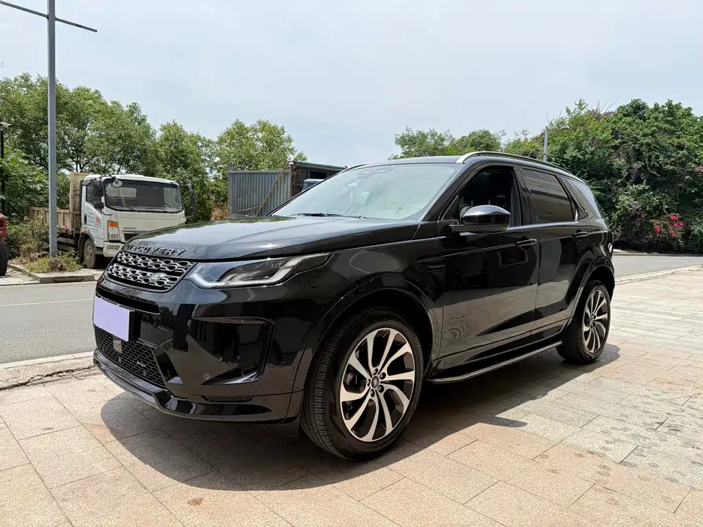 Land Rover Discovery Sport 2023 — фото 1