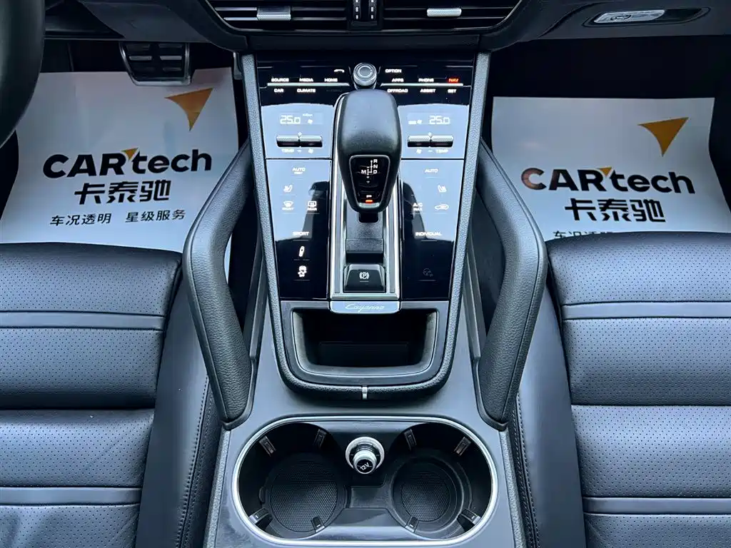 Porsche Cayenne 2020 — фото 17