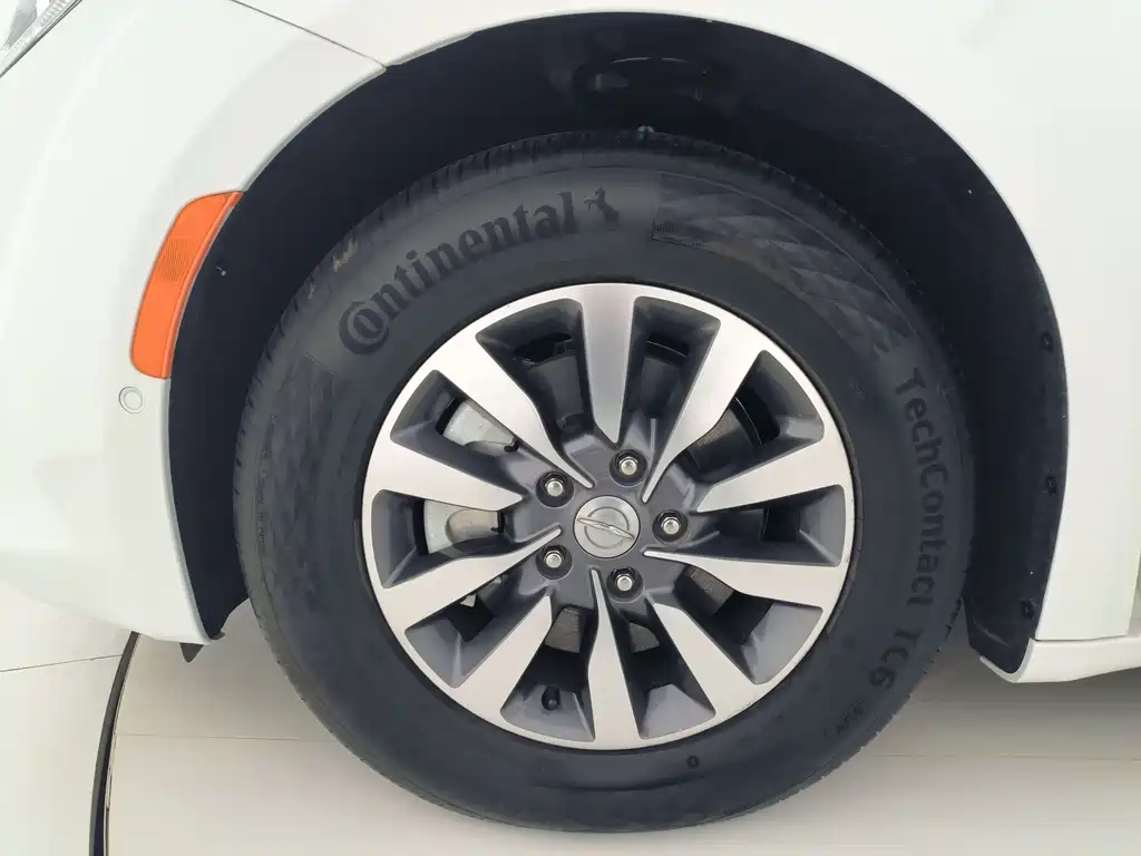 Chrysler Grand Voyager PHEV 2025 — фото 9