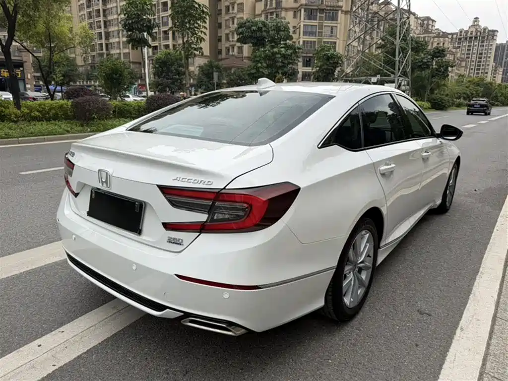 Honda Accord 2023 — фото 16