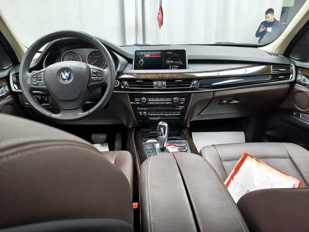 BMW X5 2016 — фото 9