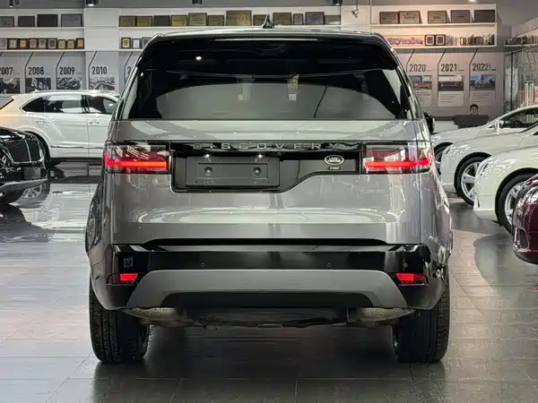 Land Rover Discovery 2021