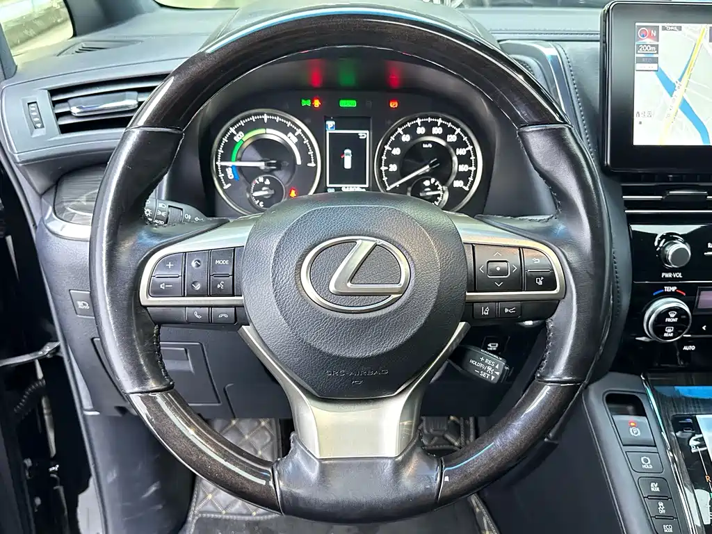 Lexus LM 2021 — фото 15