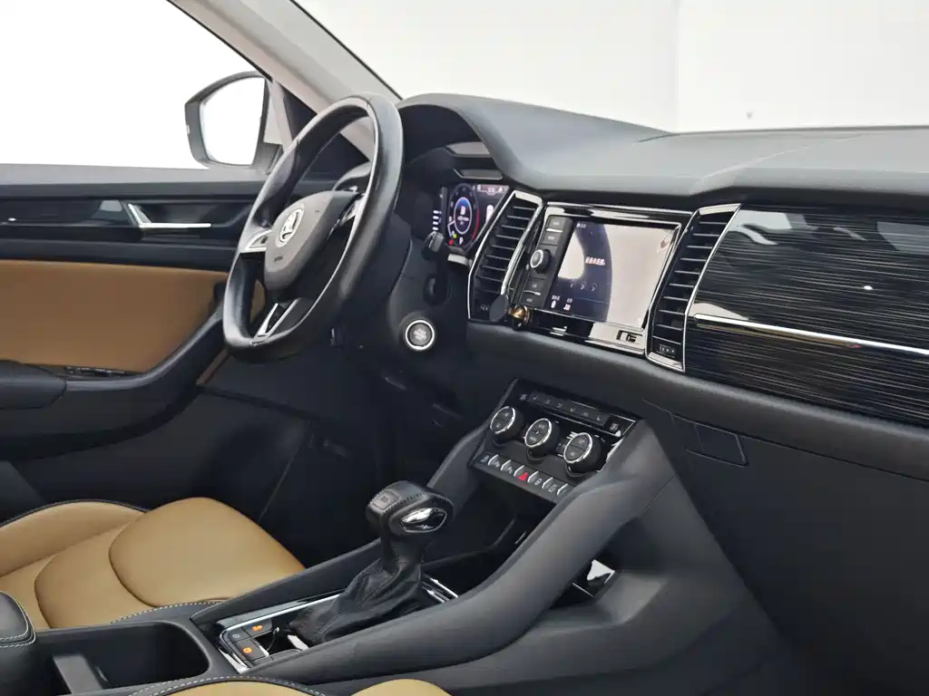 Skoda Kodiaq GT 2020 — фото 11