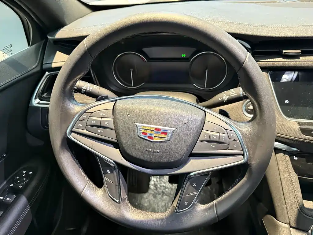 Cadillac XT5 2020 — фото 11