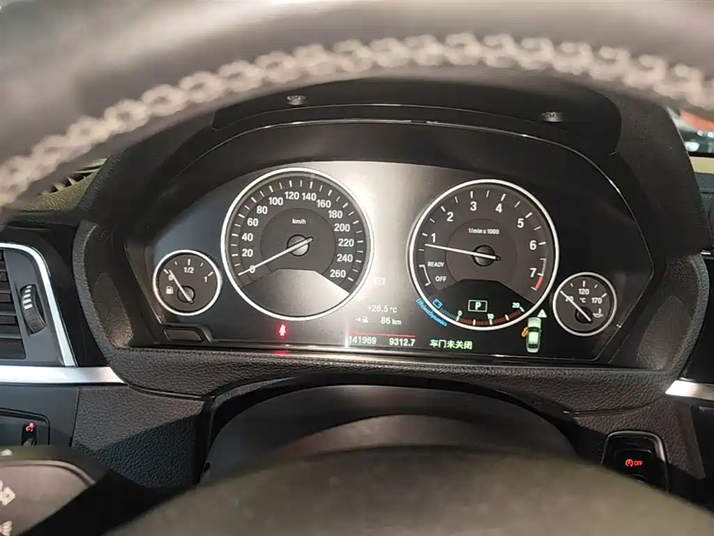 BMW 3 Series 2017 — фото 12