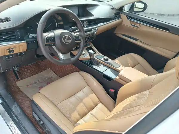 Lexus ES 2015