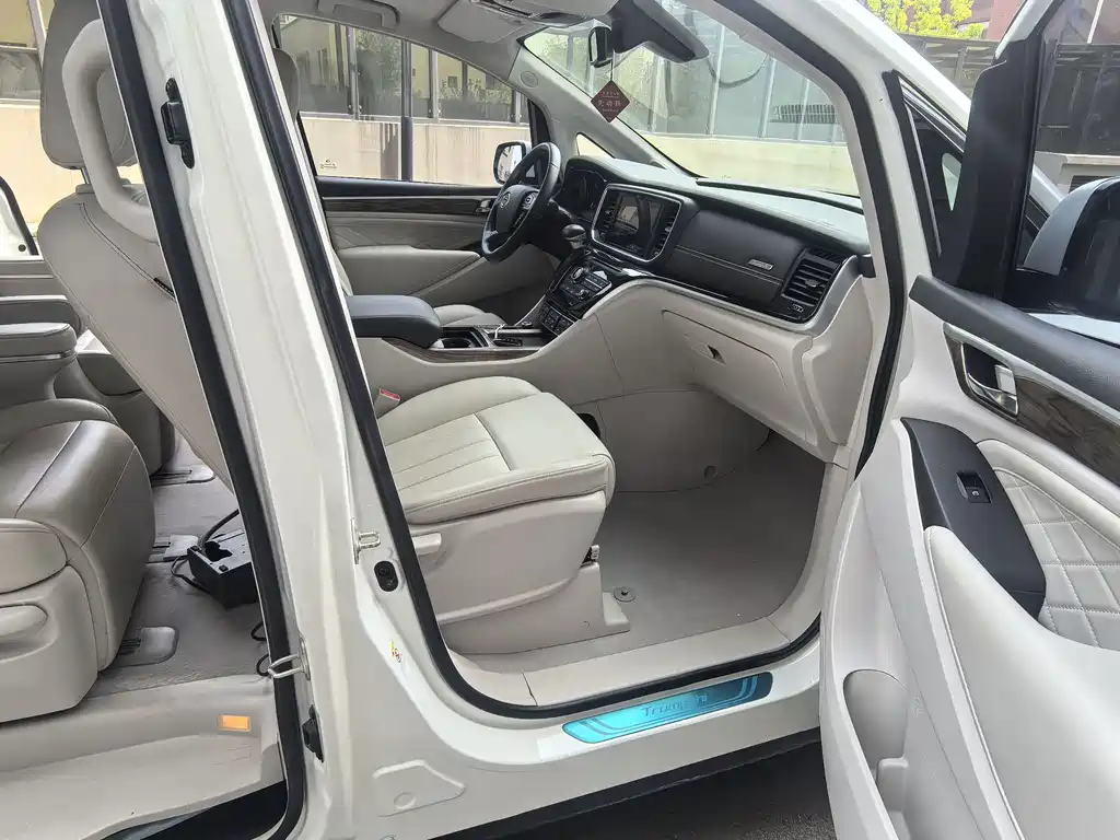 GAC Motor Trumpchi M8 2018 — фото 14