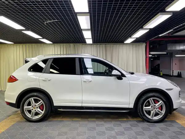 Porsche Cayenne 2011