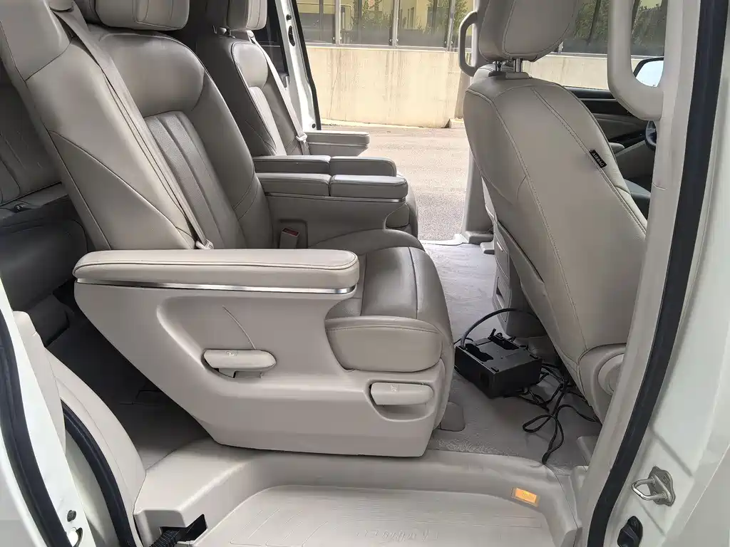 GAC Motor Trumpchi M8 2018 — фото 15