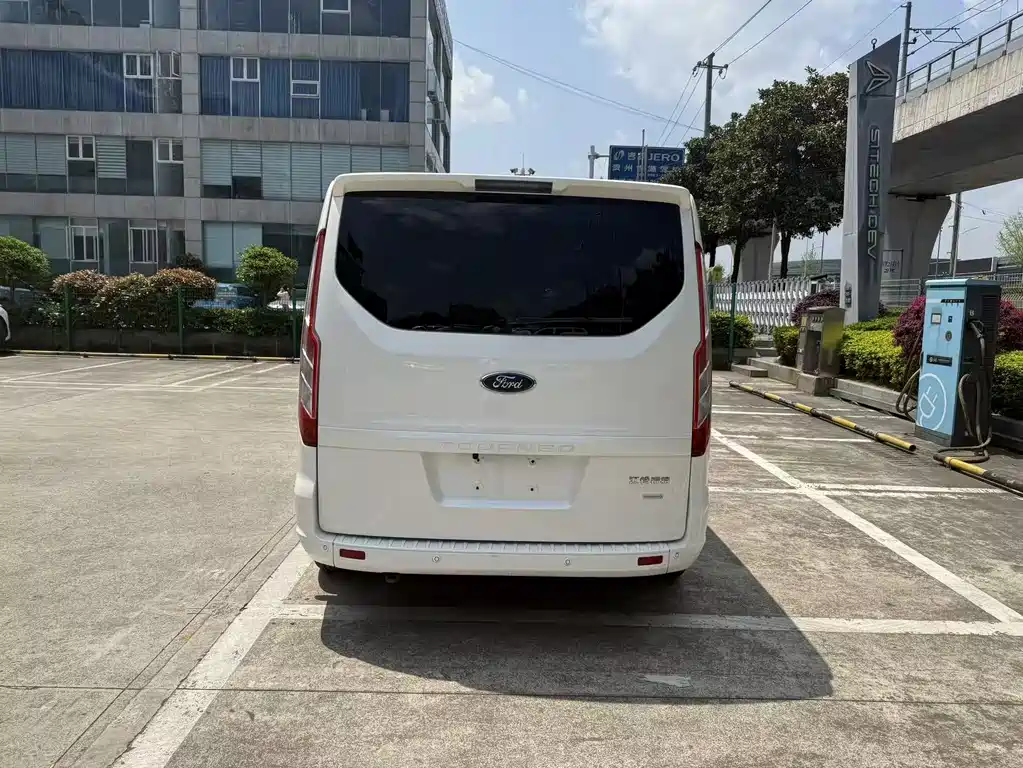 Ford Tourneo 2017 — фото 7