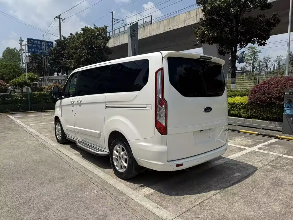 Ford Tourneo 2017 — фото 8