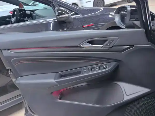 Volkswagen Golf GTI 2021