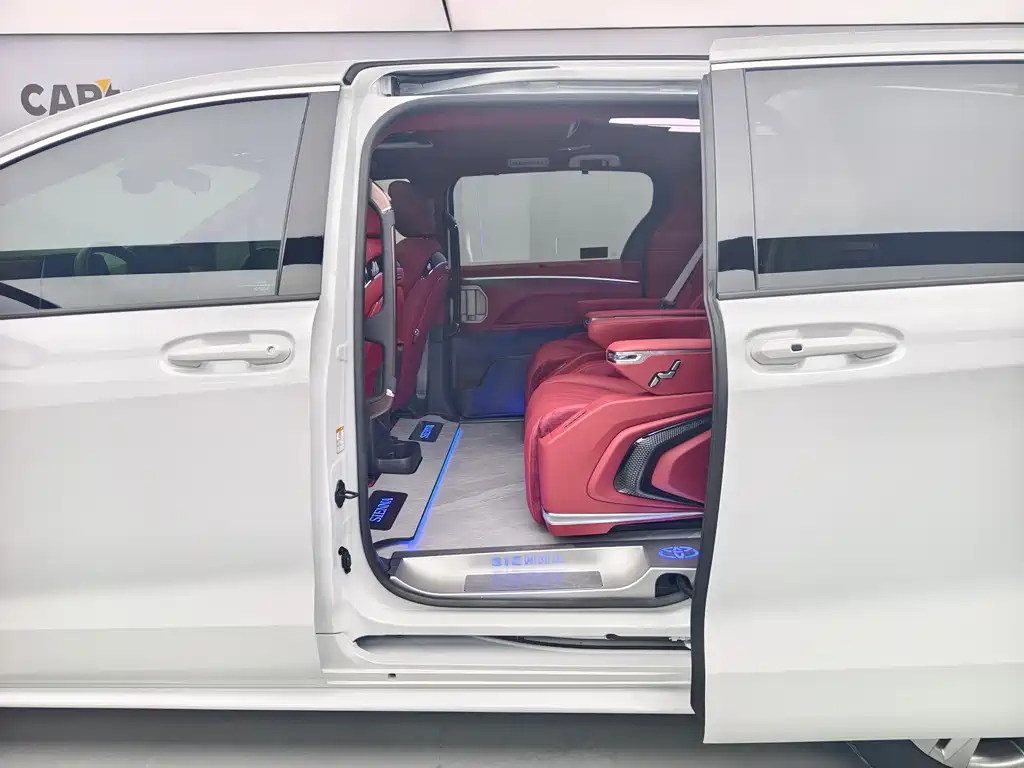 Toyota Sienna 2024 — фото 16
