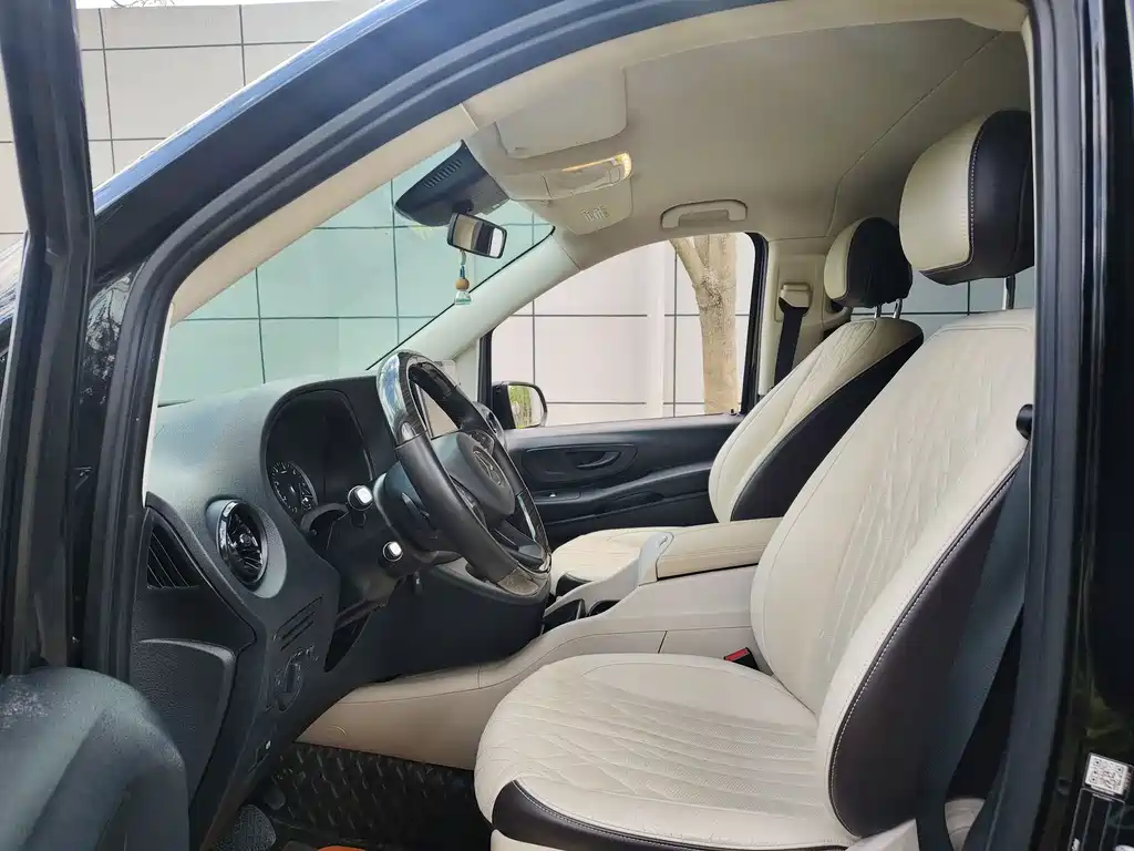 Mercedes-Benz Vito 2022 — фото 12