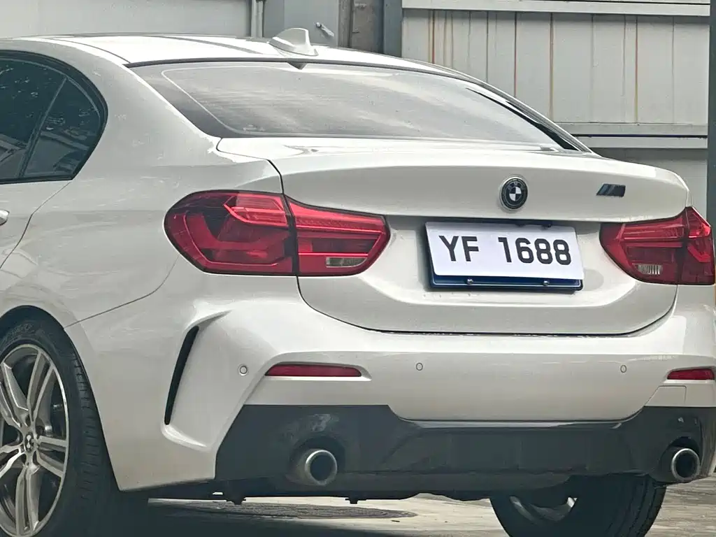 BMW 1 Series 2019 — фото 16