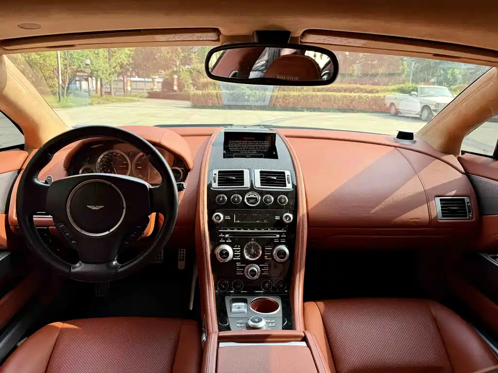 Aston Martin Rapide 2012 — фото 10