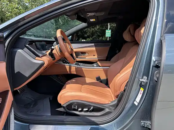 BYD Han L 2025