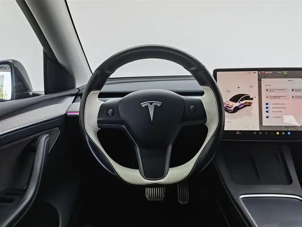 Tesla Model Y 2024 — фото 11