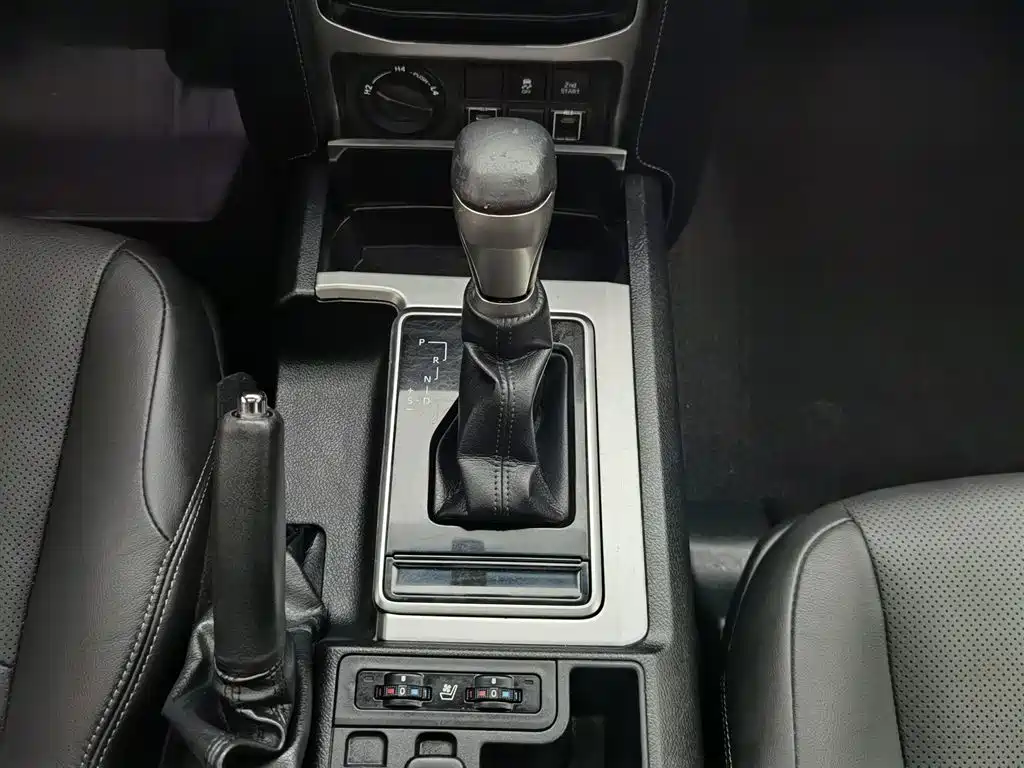 Toyota Prado 2018 — фото 13