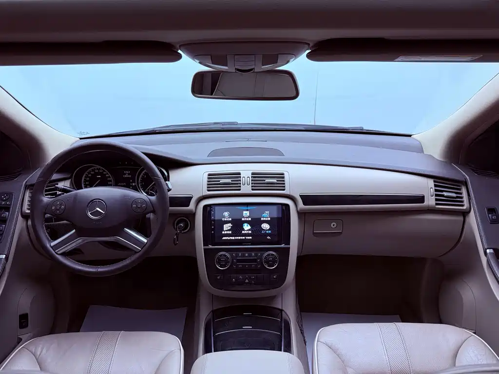 Mercedes-Benz R-Class 2018 — фото 14