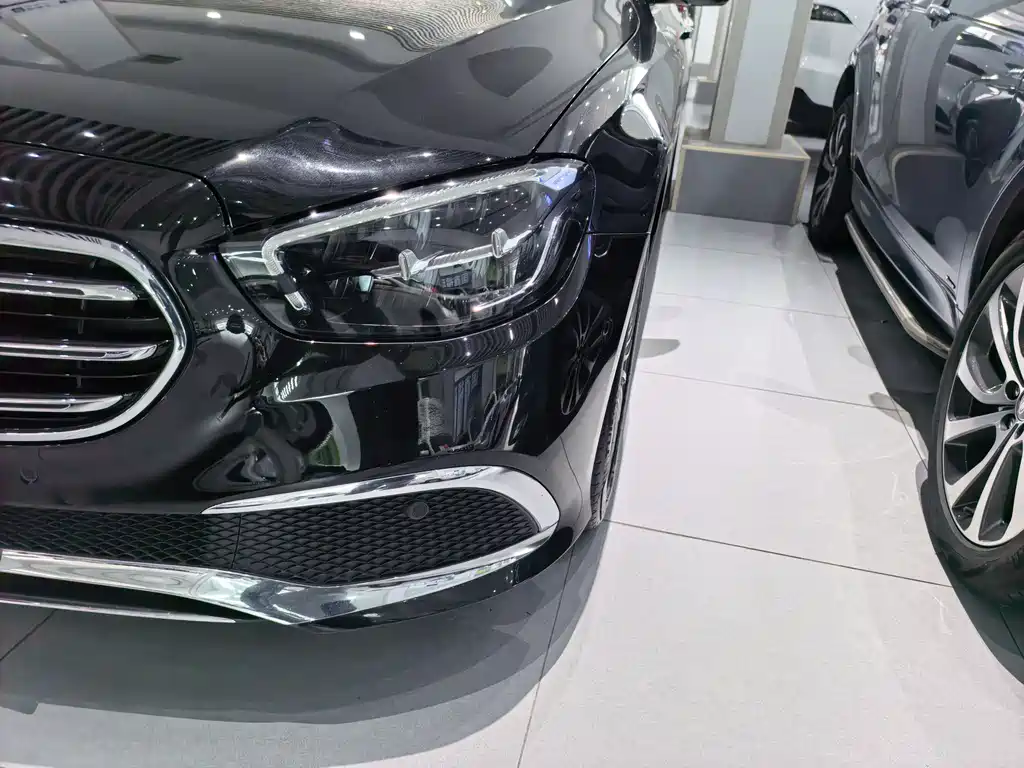 Mercedes-Benz E-Class 2023