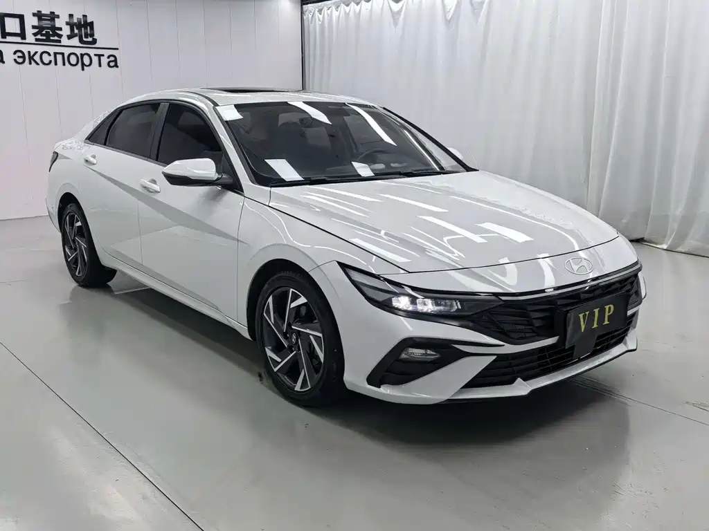 Hyundai Elantra 2023