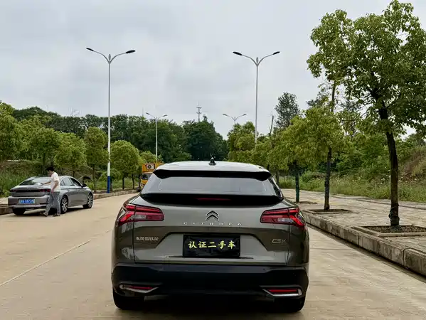 Citroën Versailles C5 X 2022