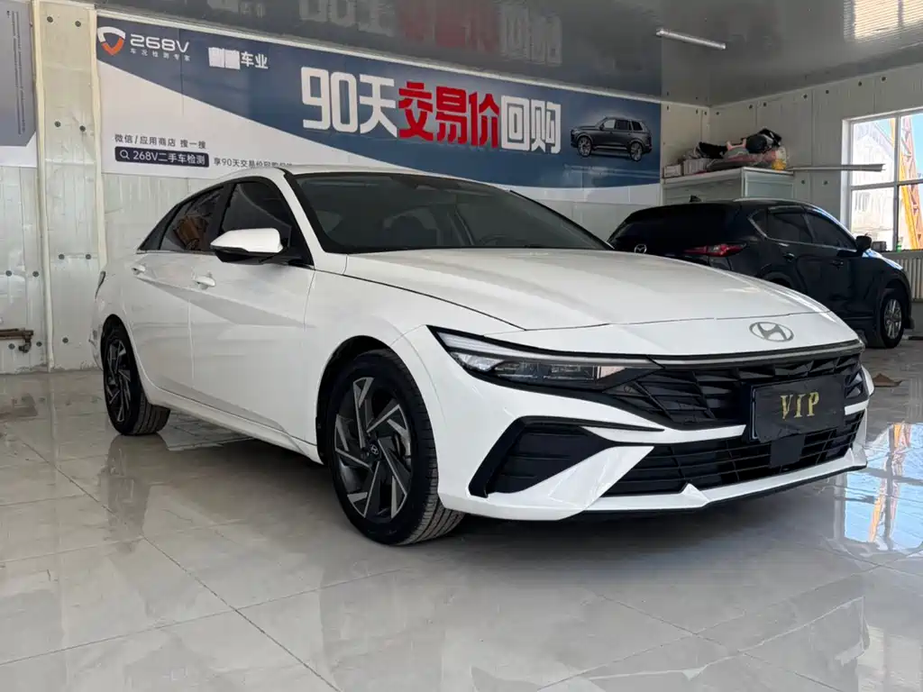 Hyundai Elantra 2023 — фото 1