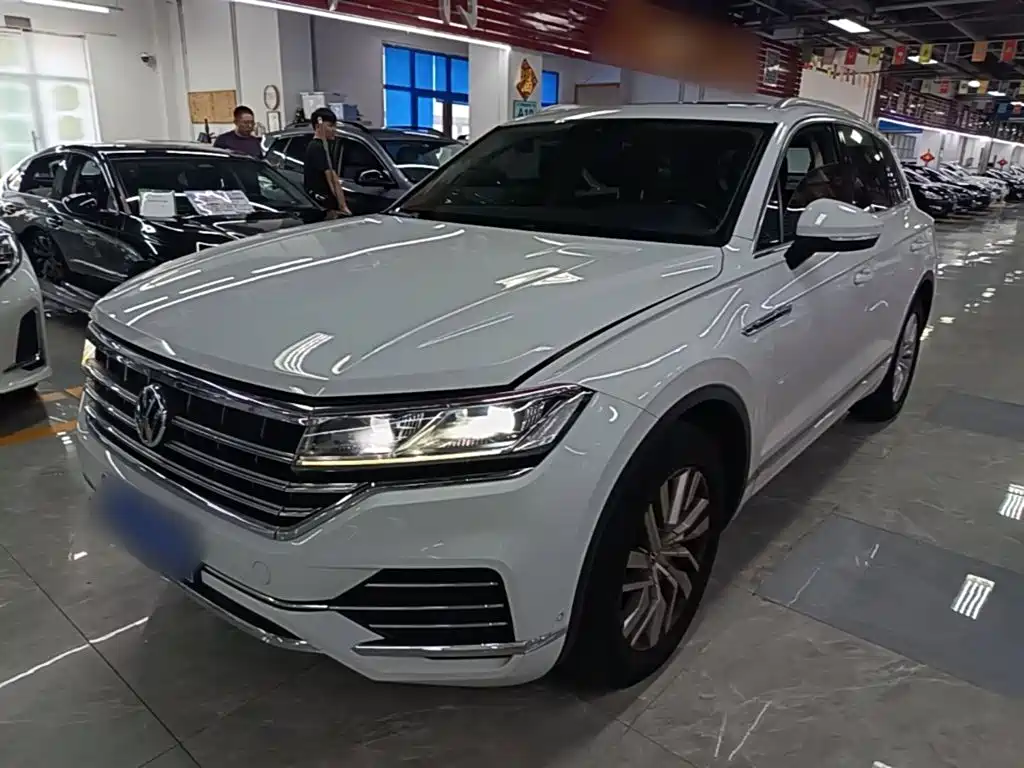 Volkswagen Touareg 2020 — фото 1