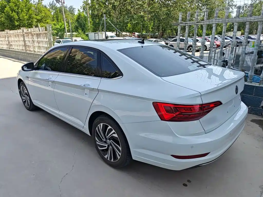 Volkswagen Sagitar 2022