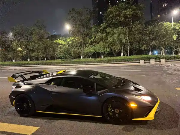 Lamborghini Huracan 2022