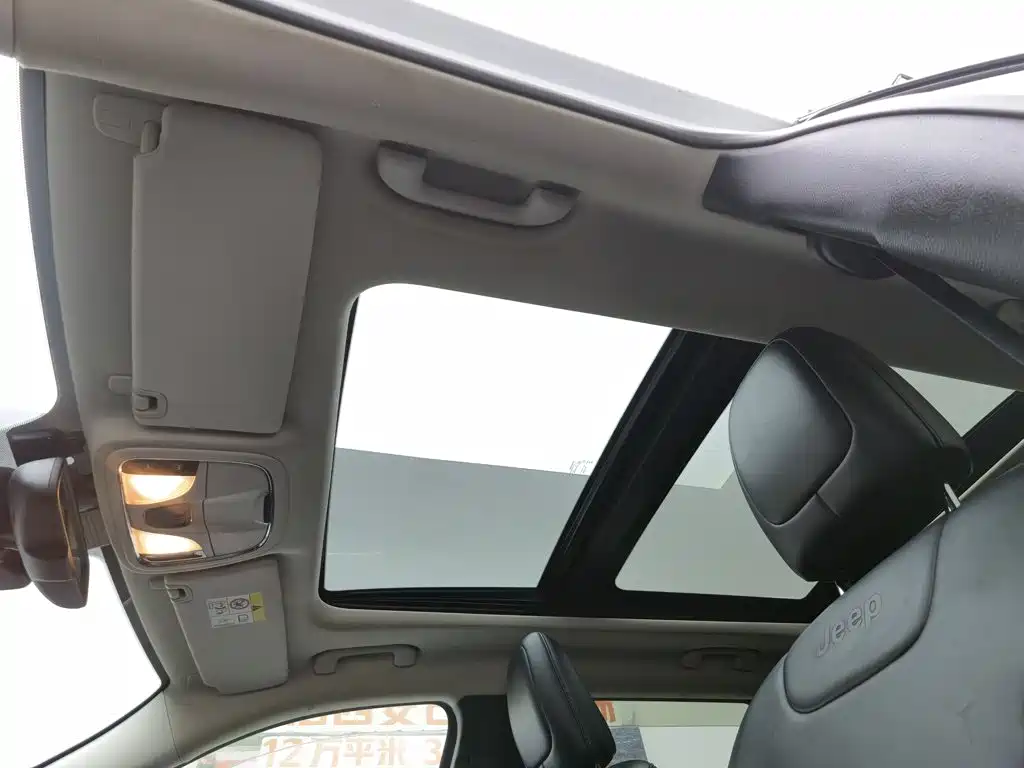 Jeep Cherokee 2014 — фото 14