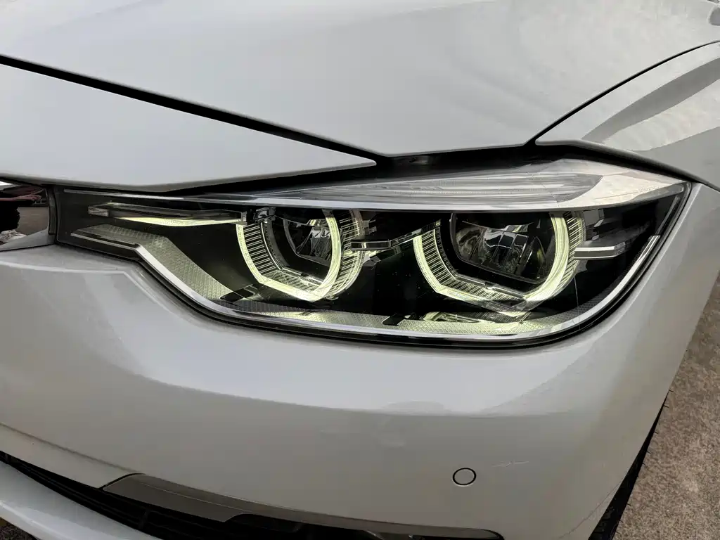 BMW 3 Series 2019 — фото 21