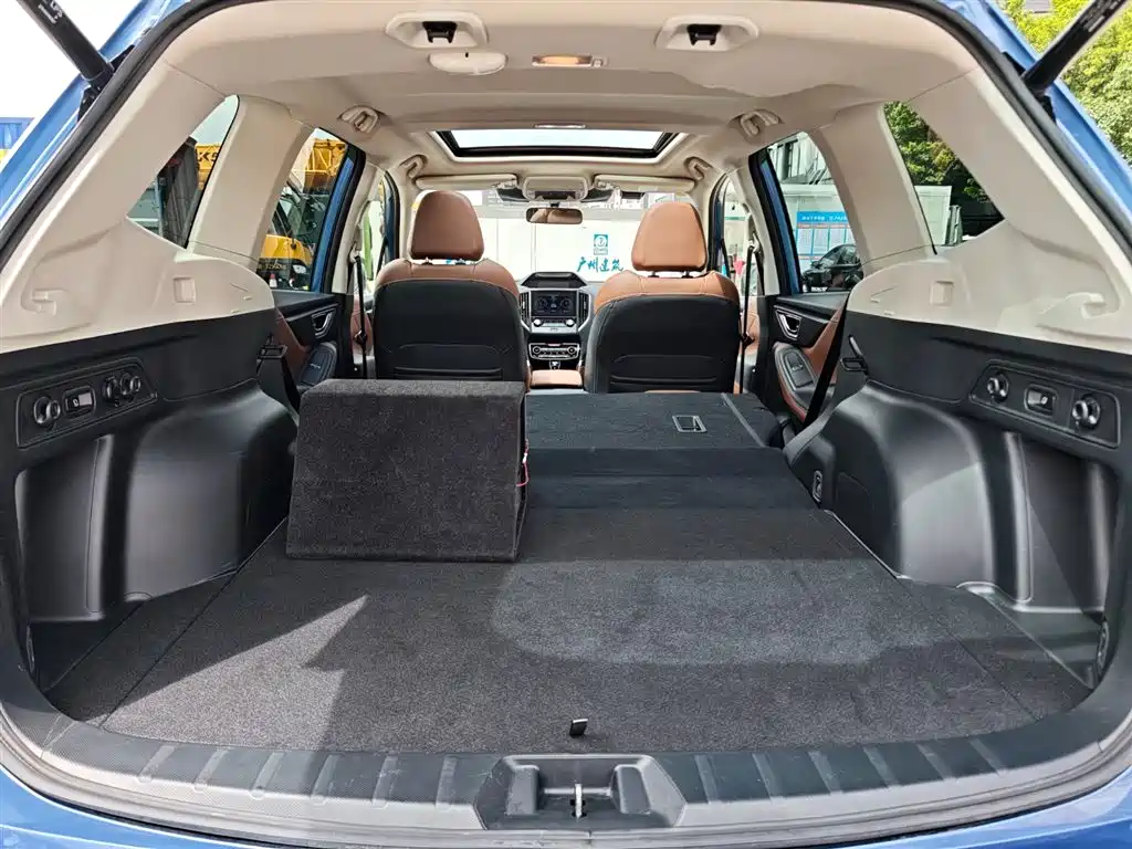 Subaru Forester 2023 — фото 27