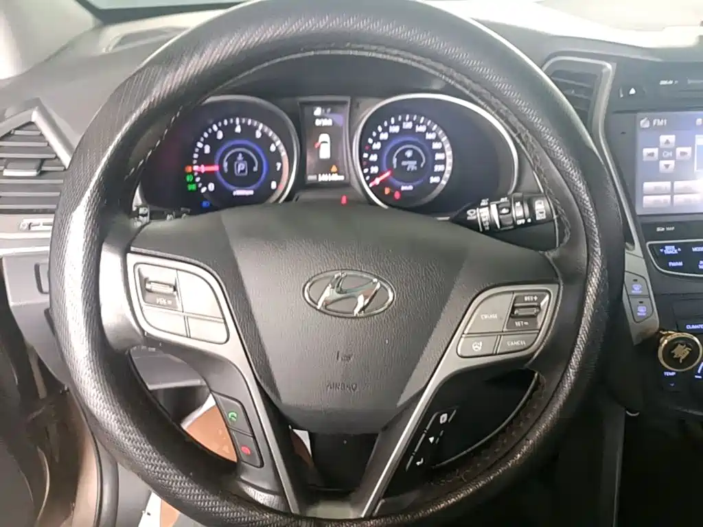 Hyundai Santa Fe 2015 — фото 11