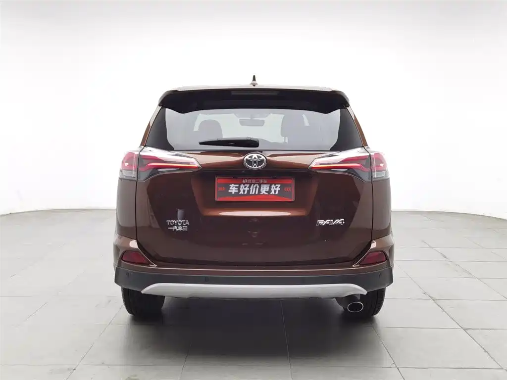 Toyota RAV4 2018 — фото 4