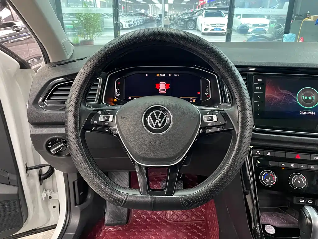 Volkswagen T-Roc 2022 — фото 9