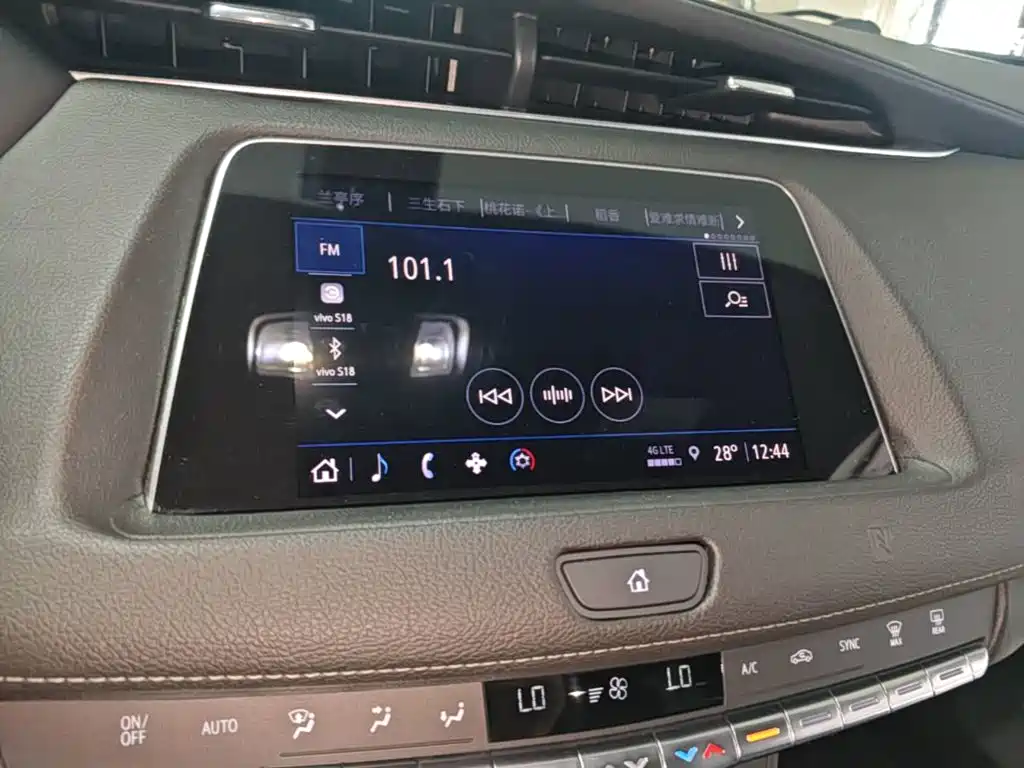 Cadillac XT4 2021 — фото 13