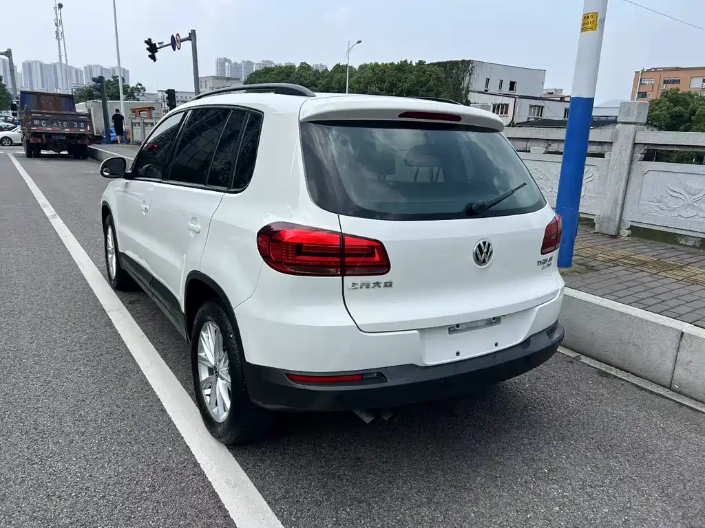 Volkswagen Tiguan 2018 — фото 9