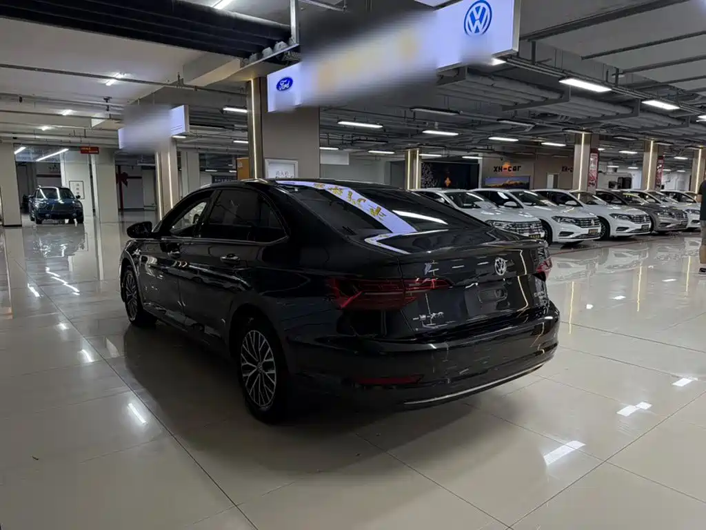 Volkswagen Sagitar 2019