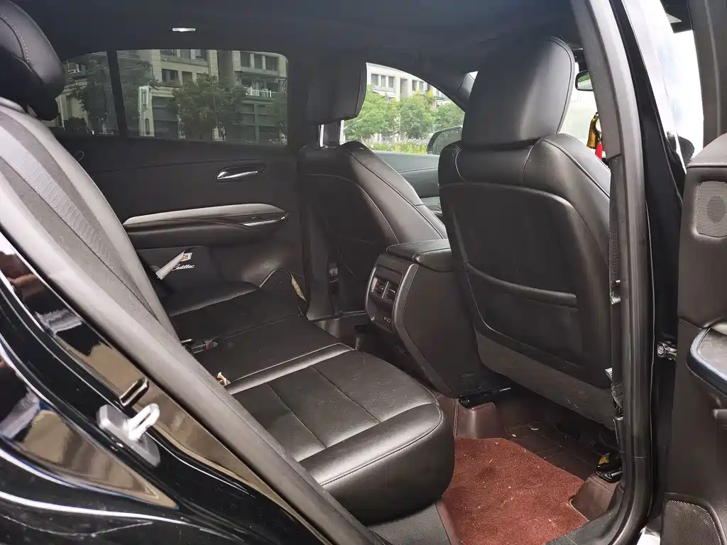 Cadillac XT4 2021 — фото 14