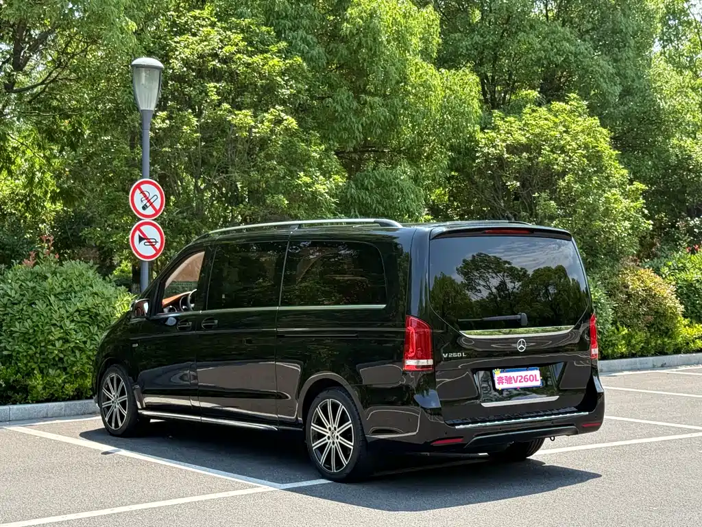 Mercedes-Benz V-Class 2023 — фото 4