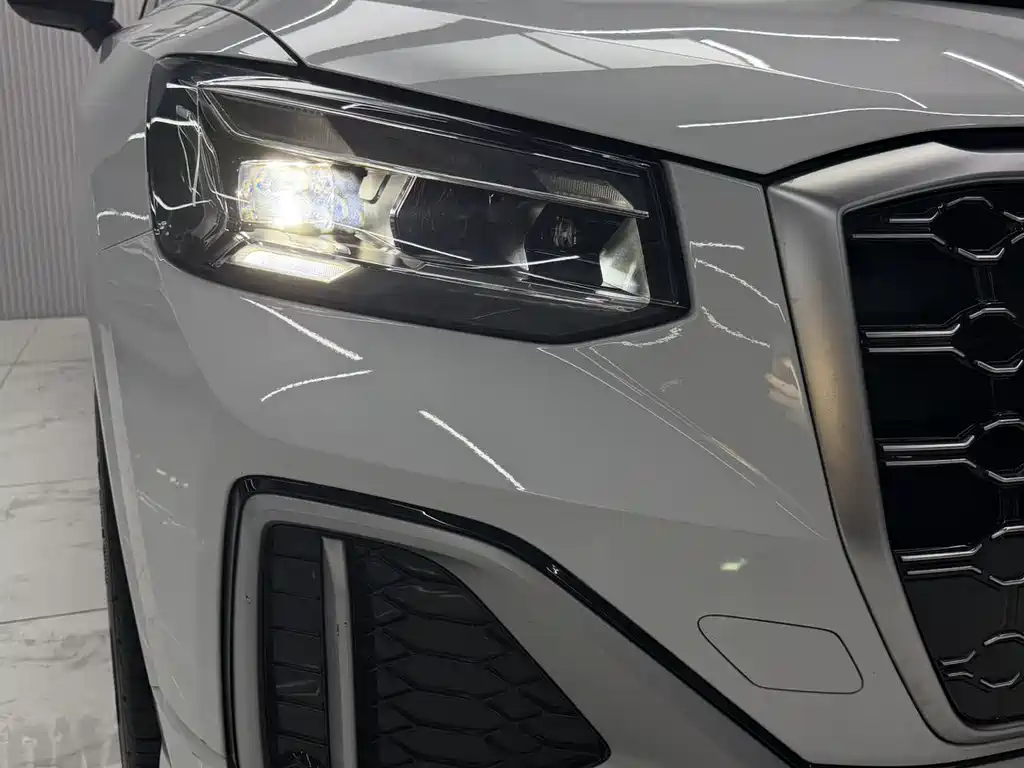 Audi Q2L 2023 — фото 15