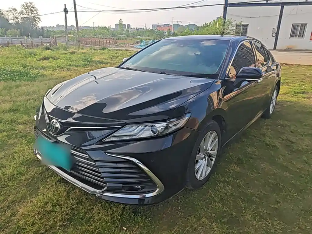 Toyota Camry 2021 — фото 2