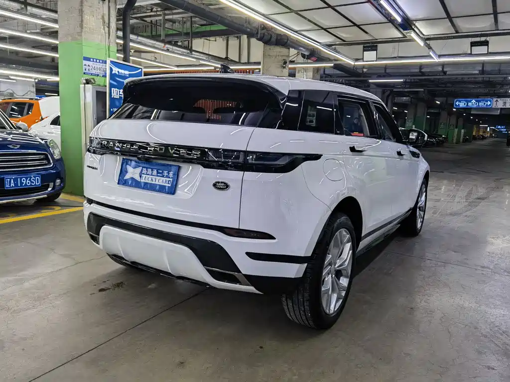 Land Rover Evoque 2023 — фото 6