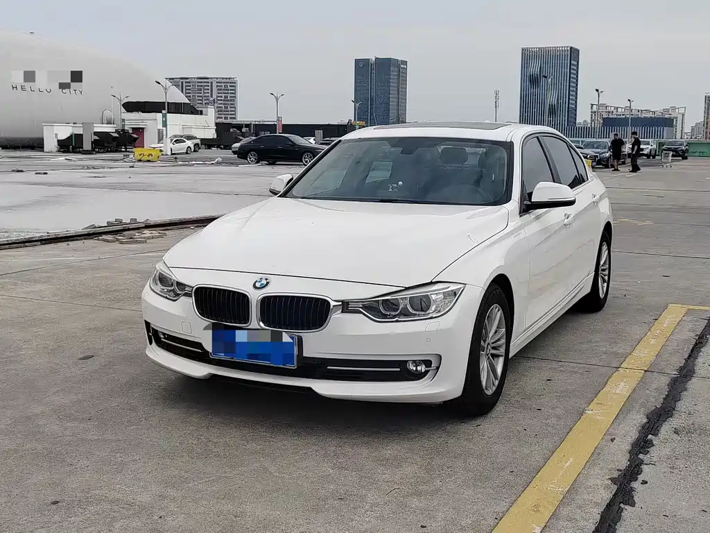 BMW 3 Series 2015 — фото 1